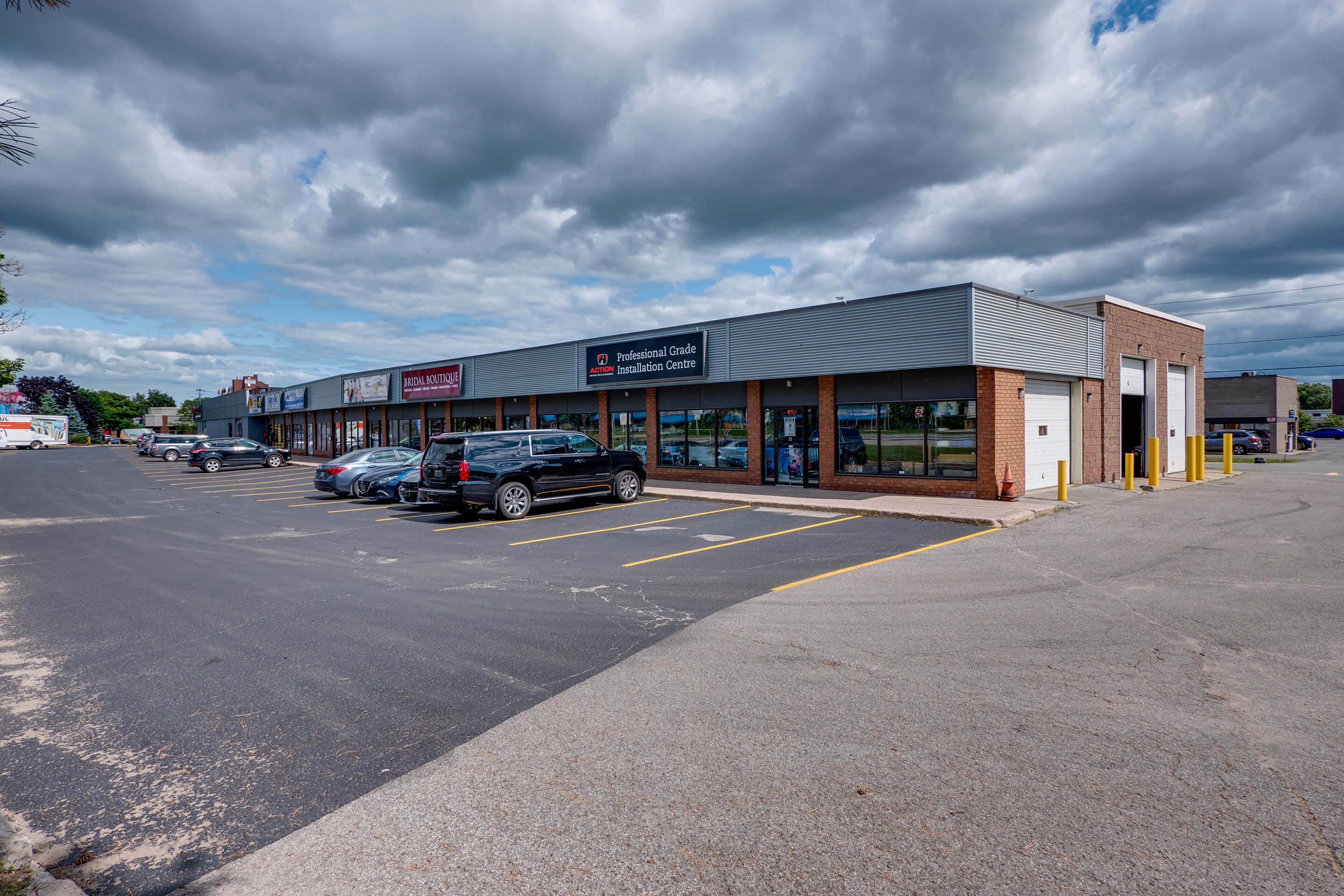 303 Dunlop St. W., Barrie, ON Canada